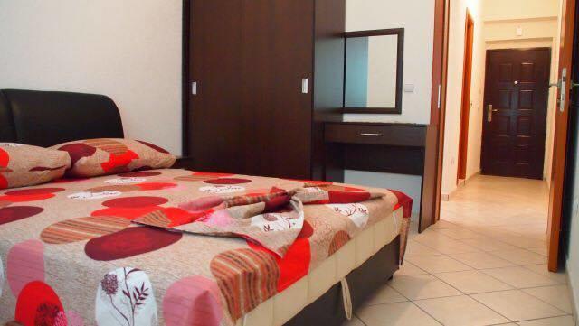 Paradiso Apartments - Liman1 ウルツィニ エクステリア 写真